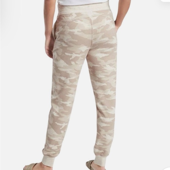 Athleta Balance Printed Jogger Pant, Oatmeal Heather (Petite XS) - Picture 3 of 3